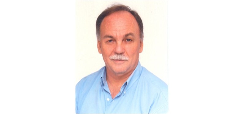 «Τραβήξανε ψηλά πολύ ψηλά. Δύσκολο και να χαμηλώσουνε. Δύσκολο και να πουν το μπόι τους..» Γ. Ρίτσος