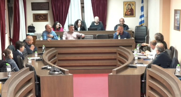 Κενές συσκευασίες φυτοφαρμάκων και λειτουργία γεφυροπλάστιγγας στη λογοδοσία της Δημοτικής Αρχής Μουζακίου