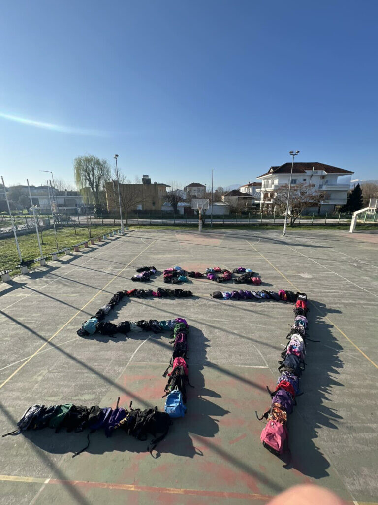 Μουσικό Σχολείο Καρδίτσας: Ενα τραγούδι για τους νεκρούς των Τεμπών (φωτο και video)