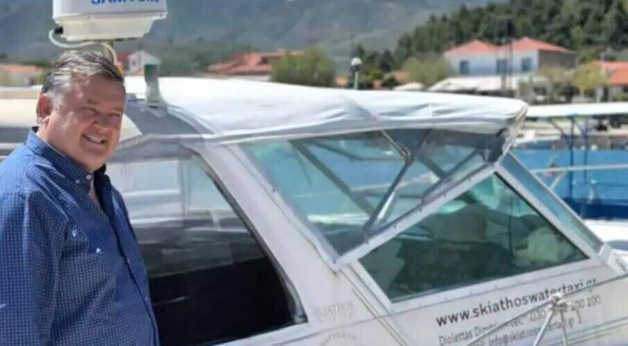 Ο Δημήτρης Κουρέτας βραβεύει τον καπετάνιο Δ. Διολέττα  από την Σκιάθο που σώζει ζωές  «Τιμούμε τις  αξίες της αλληλεγγύης, της υπευθυνότητας και της  ανιδιοτελούς προσφοράς»