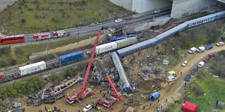 Πάνω απ' όλα τα παιδιά...