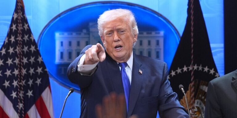 Τραμπ: Ξεκινήσαμε μεγάλες στρατιωτικές επιχειρήσεις στο Ιράν -Θα διασφαλίσουμε ότι δεν θα έχει πυρηνικά, θα καταστρέψουμε τα όπλα του