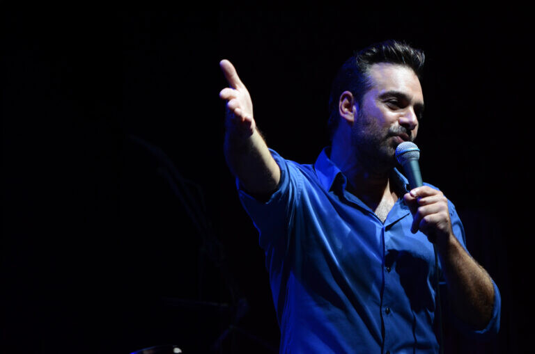 Έναρξη του 41ου Πανελλήνιου Φεστιβάλ Ερασιτεχνικού Θεάτρου Καρδίτσας με τον Δώρο Δημοσθένους