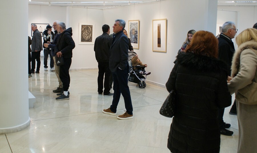 Εγκαινιάστηκε η έκθεση: ΝΕΟΙ ΧΑΡΑΚΤΕΣ 2025-2026 που παρουσιάζεται στη Δημοτική Πινακοθήκη Καρδίτσας