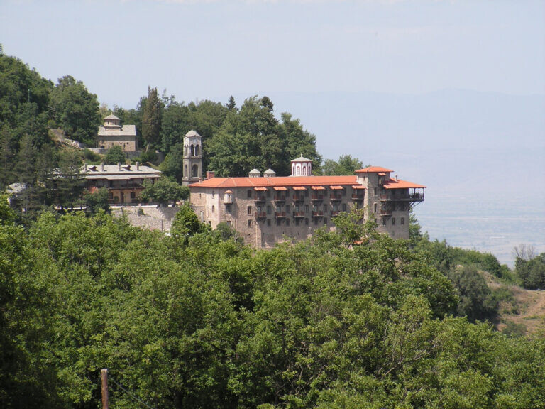 Ανατίθεται το έργο «Διασύνδεση περιπατητικών διαδρομών οικισμών με ιστορικά μοναστήρια, ΔΕ Πλαστήρα»