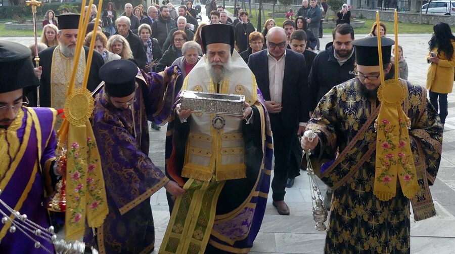 Με κατάνυξη η Καρδίτσα υποδέχθηκε τη Δεξιά Χείρα του Αγίου Σπυρίδωνος(φωτό+βίντεο)