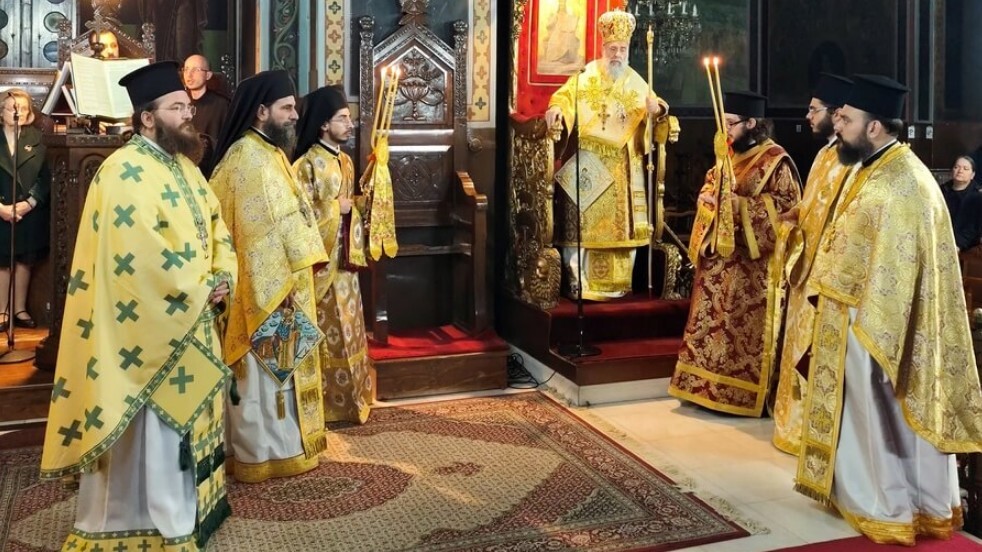 Ιερά Αγρυπνία στον Μητροπολιτικό Ναό Καρδίτσης: Προτροπή σε πίστη, επιμονή και πνευματικό αγώνα