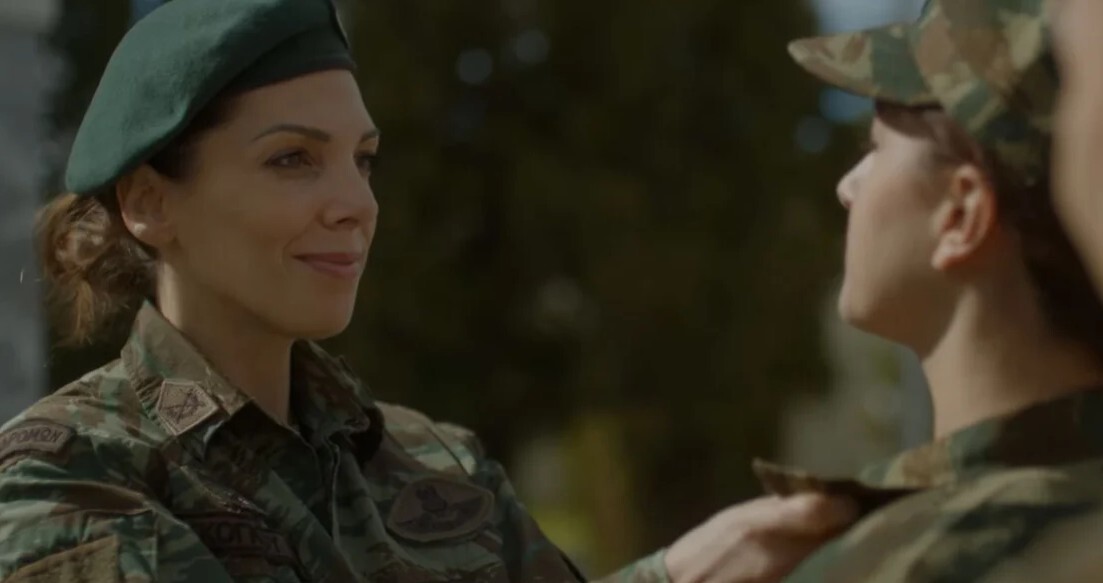 Γυναίκες στα χακί: Εθελοντική στράτευση για ηλικίες 20-26 ετών, τα κριτήρια και οι παροχές