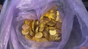 Στη φυλακή τέσσερα άτομα για την απάτη με τις χρυσές λίρες