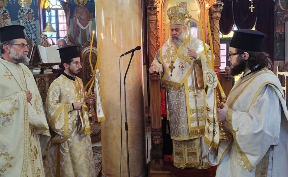 Θεία Λειτουργία στο Κοιμητηριακό Παρεκκλήσιο Κοιμήσεως της Θεοτόκου Καρδίτσης