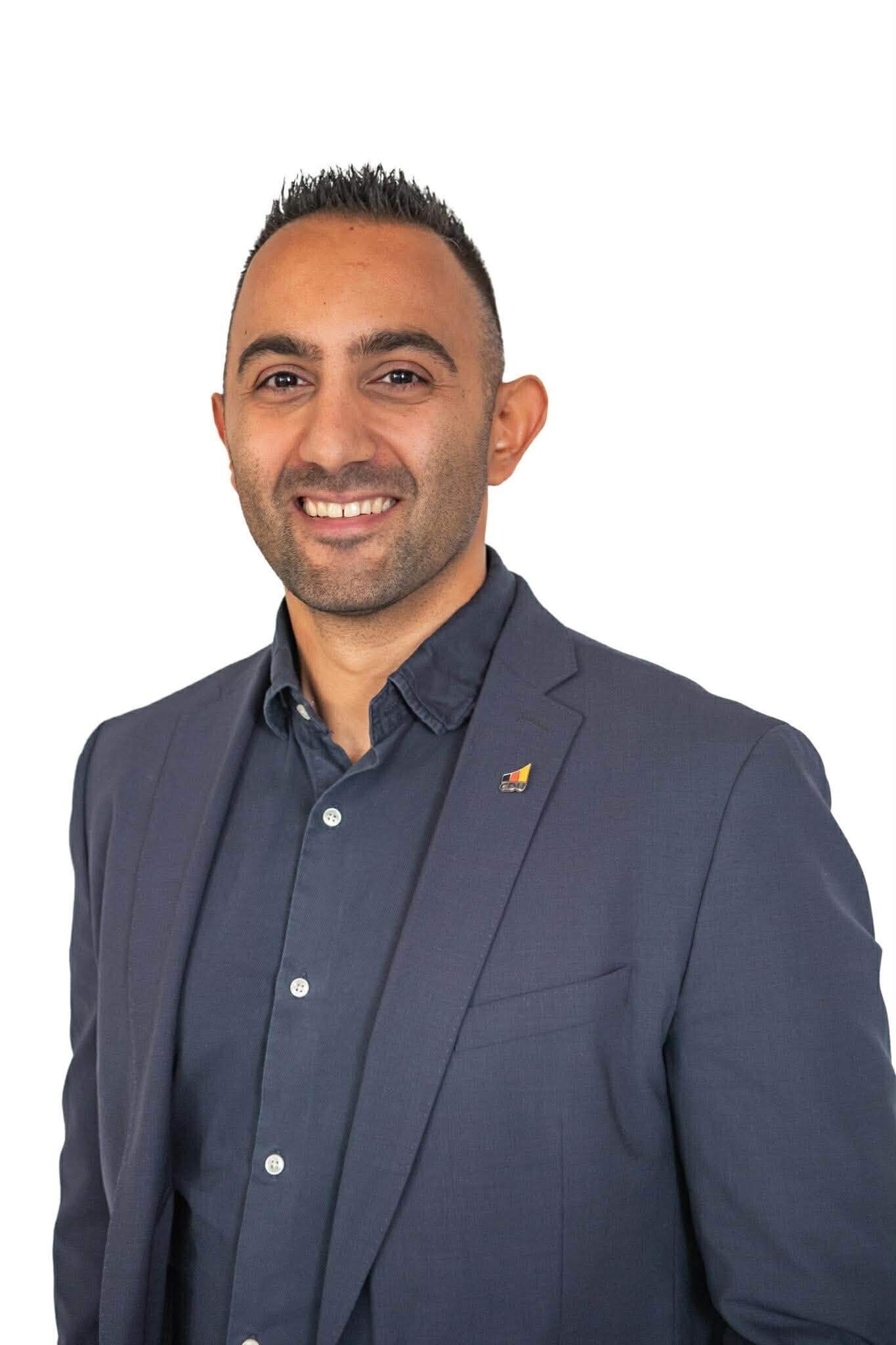 Δικό μας αίμα στο Δημαρχείο του Λεβερκούζεν: Ο Μενέλαος Γεωργίου από το Καλλιφώνι!