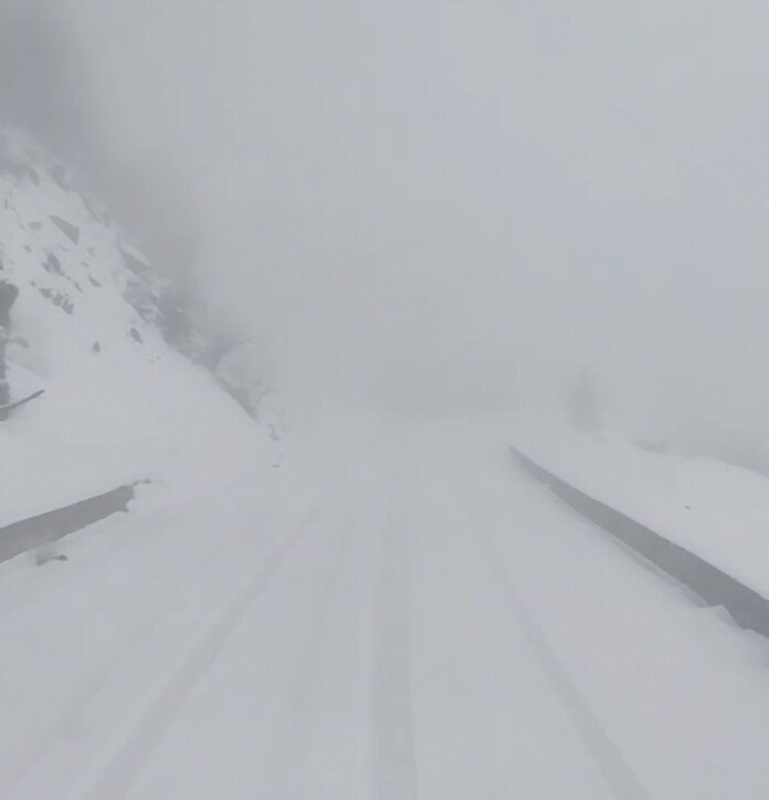 Mαρτιάτικο χιόνι στα μεγαλύτερα υψόμετρα των ορεινών του Ν. Καρδίτσας (ΦΩΤΟ)