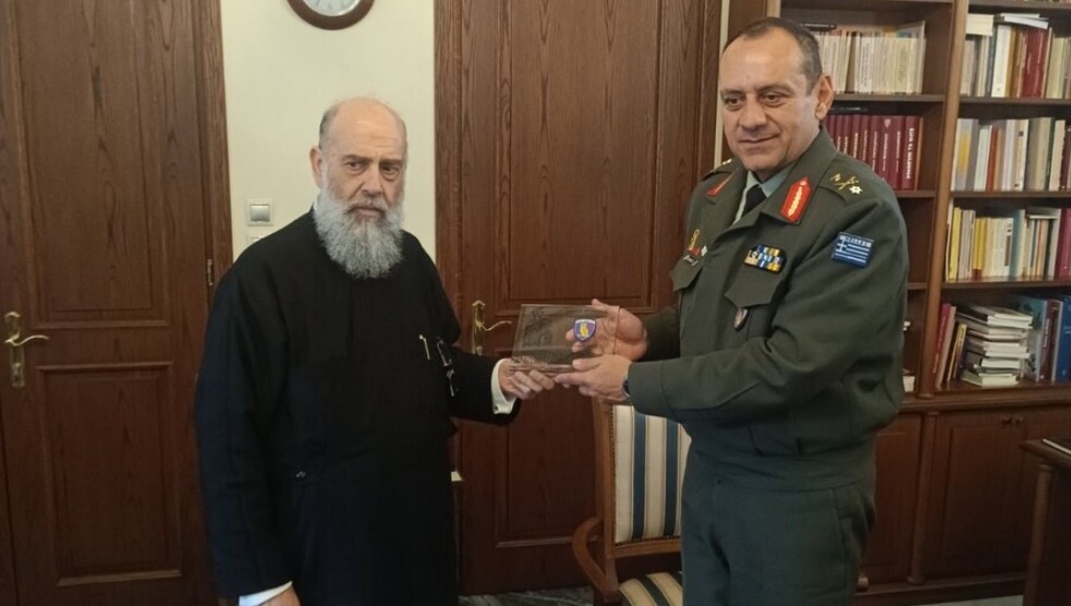 Εθιμοτυπική συνάντηση του νέου Διοικητή της Σχολής Μονίμων Υπαξιωματικών με τον Σεβασμιώτατο