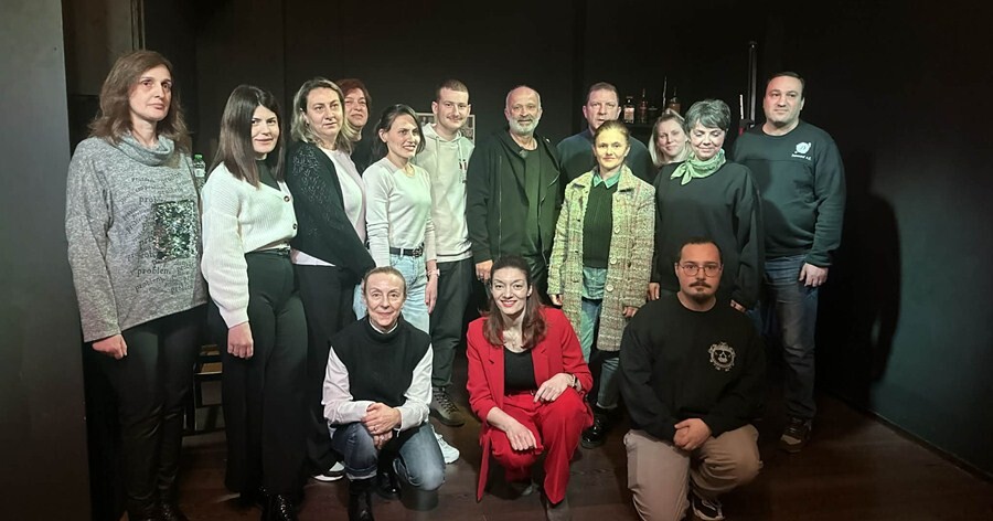 Συνάντηση μαθητών Εσπερινού Γυμνασίου-Λ.Τ. Καρδίτσας με τον σκηνοθέτη Λάμπη Ζαρουτιάδη στη Θεατρική Σκηνή Καρδίτσας