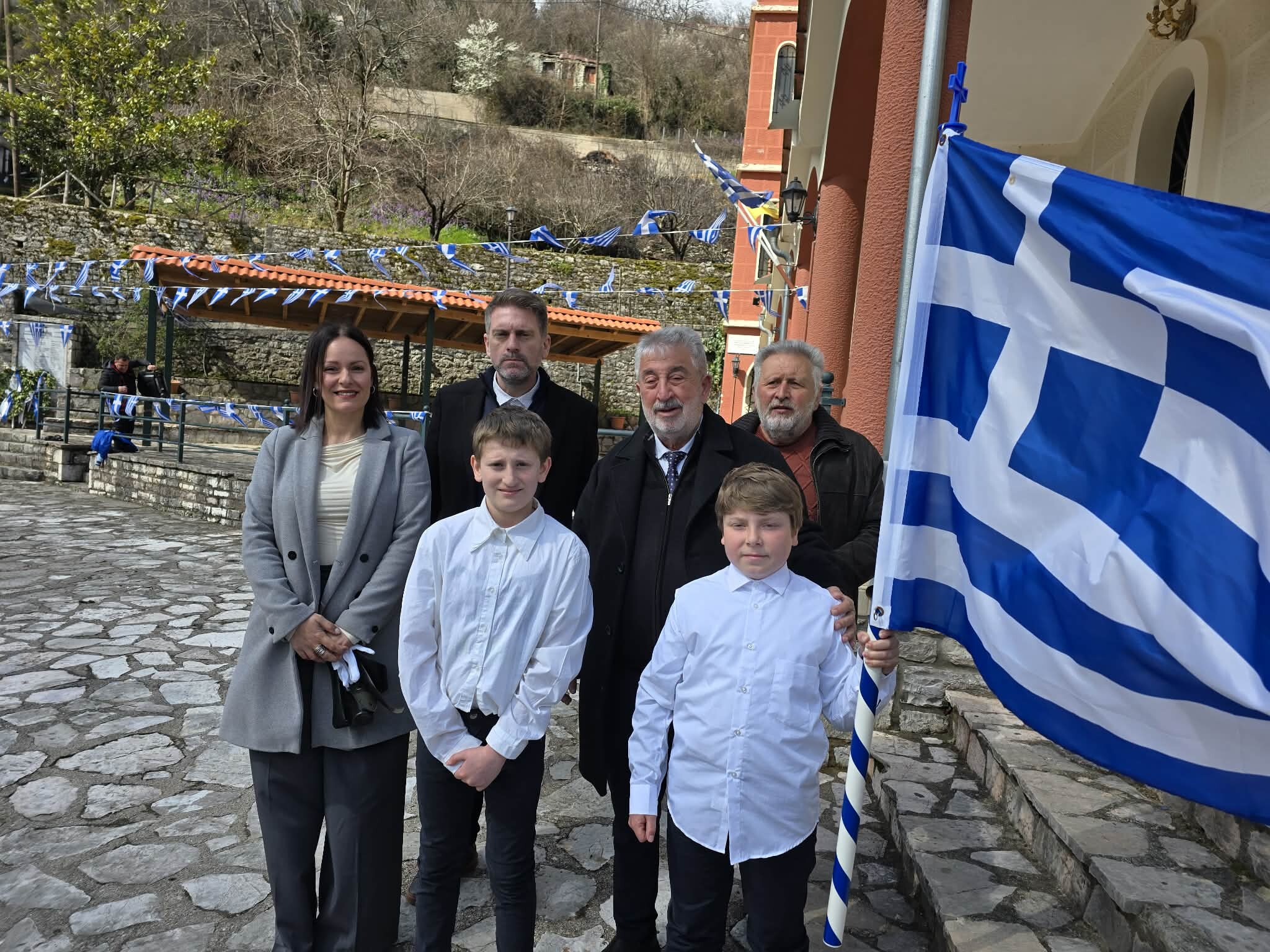 Η 25η Μαρτίου ως κάλεσμα στήριξης στην ορεινή Ελλάδα – Αργιθέα: Συγκίνηση και μήνυμα ελπίδας από την παρέλαση μαθητών στο Ανθηρό