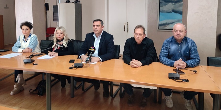 Η Καρδίτσα τιμά τον Ποιητή του φωτός και του απέραντου γαλάζιου Οδυσσέα Ελύτη