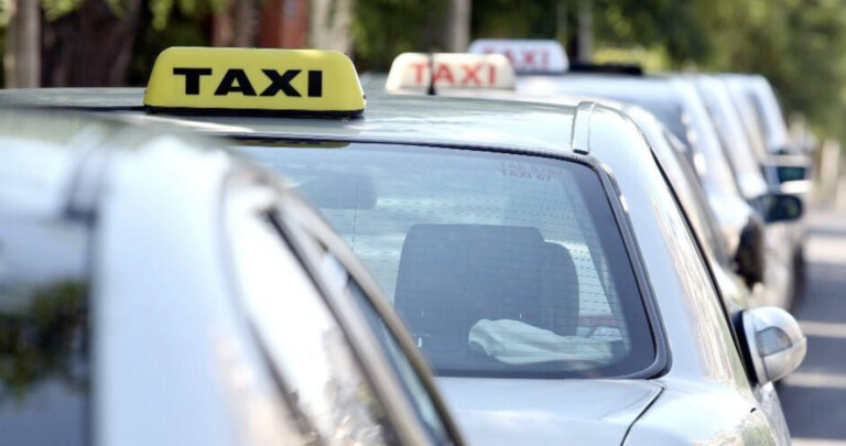 Προς αναστολή των μαθητικών δρομολογίων από τα ταξί  αν δεν προχωρήσει η πληρωμή των δεδουλευμένων τους