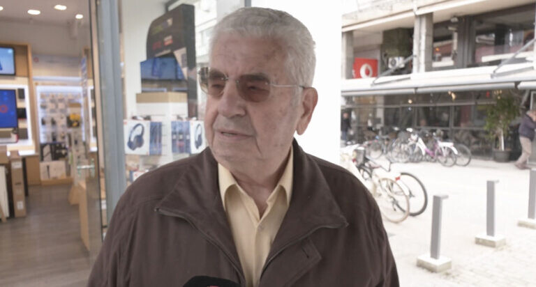 Η κυβέρνηση ανακοίνωσε αύξηση του κατώτατου μισθού στα 920 ευρώ. Πως το σχολιάζετε;