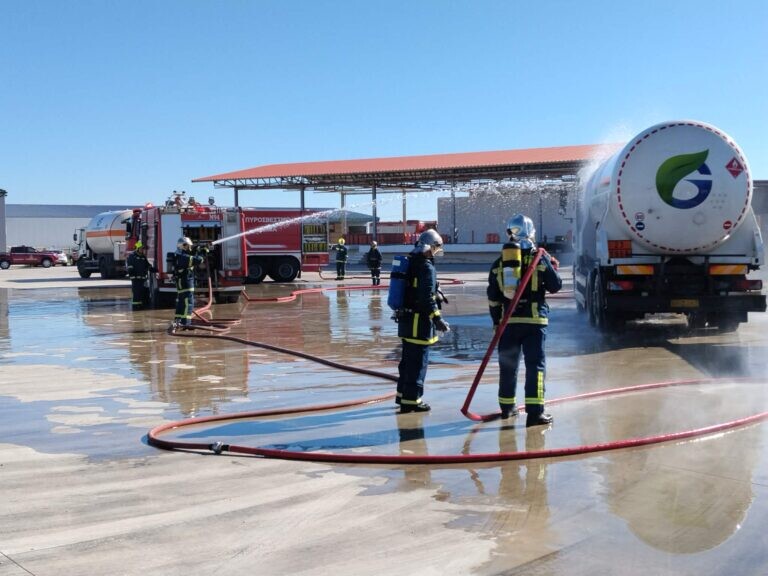 Καρδίτσα: Άσκηση ετοιμότητας της Πυροσβεστικής σε εγκαταστάσεις επιχείρησης υγραερίου (ΦΩΤΟ & ΒΙΝΤΕΟ)