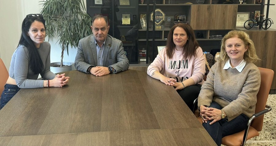 Συνάντηση του Δημάρχου Βασίλη Τσιάκου με εκπροσώπους του Ειδικού Δημοτικού Σχολείου