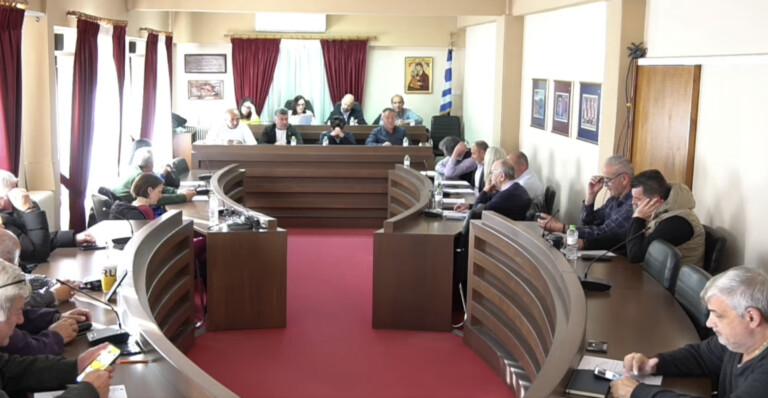 Ύδρευση Μαγουλίτσας, Κανάλια, αμίαντος, δρόμος προς σπηλιά Καραϊσκάκη στο Δημοτικό Συμβούλιο Μουζακίου