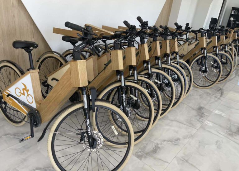 Καρδίτσα: Δωρεάν για τους δημότες τα ξύλινα ηλεκτρικά ποδήλατα