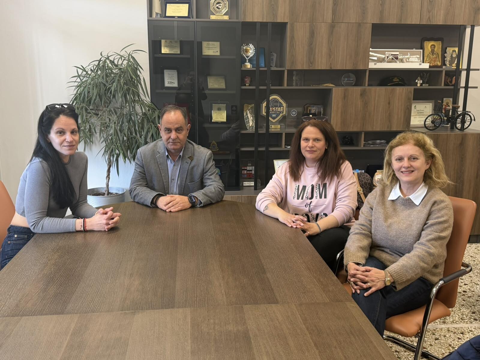 Συνάντηση του δημάρχου κ. Β. Τσιάκου με εκπροσώπους του Ειδικού Δημοτικού Σχολείου