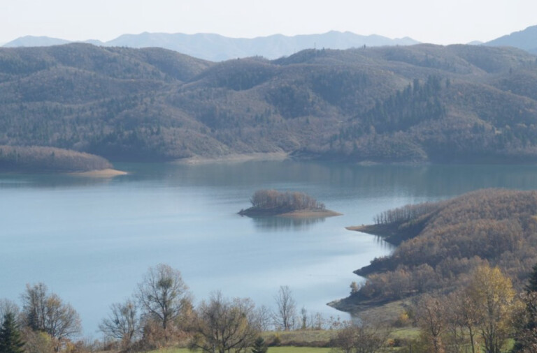 Η λίμνη Πλαστήρα ετοιμάζεται να υποδεχθεί τους επισκέπτες του Πάσχα  - Υποτονική η ζήτηση στα καταλύματα