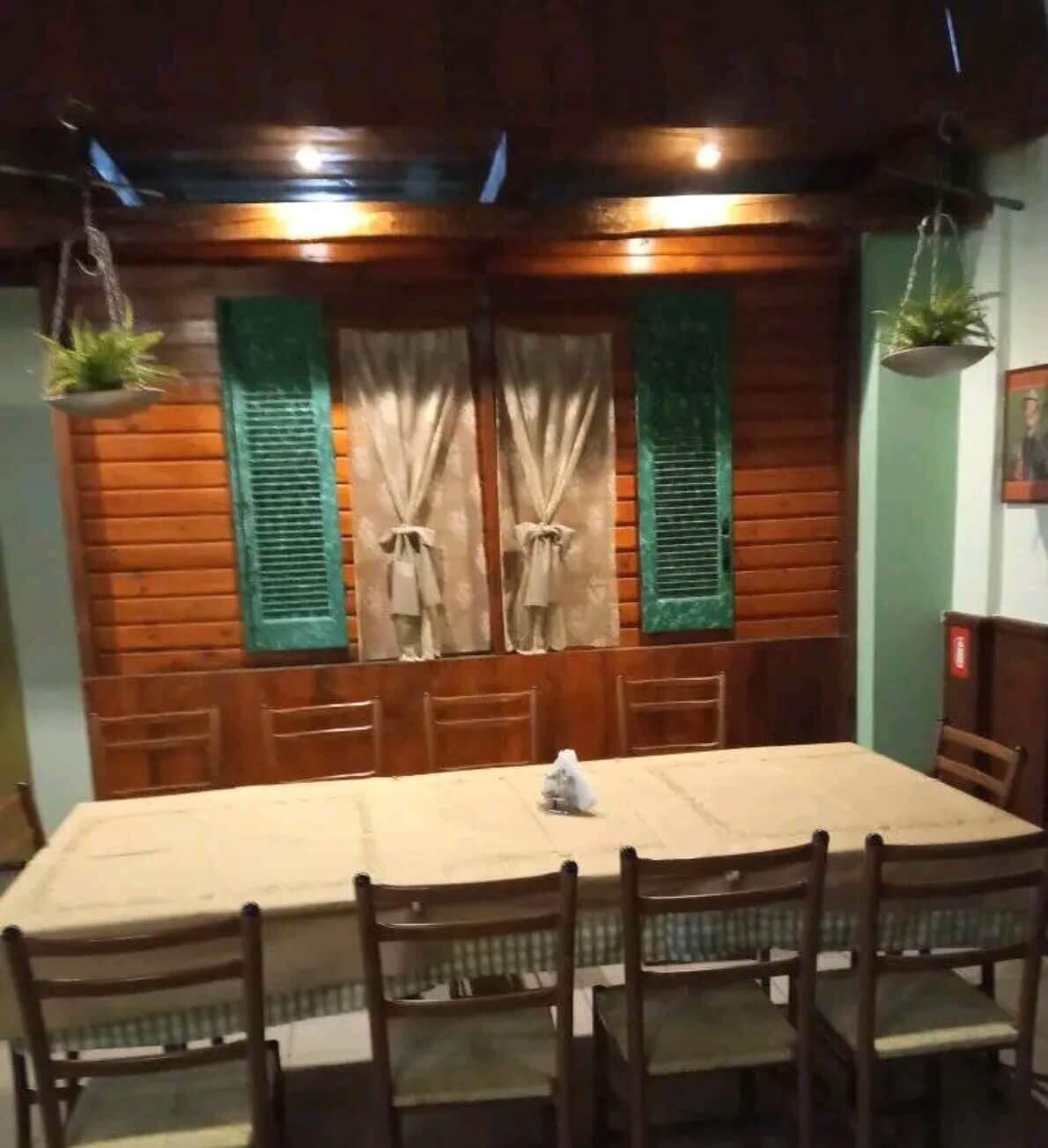 Ουζερί Μαχαλάς: Ένας Αυθεντικός Προορισμός Γεύσης και Παράδοσης