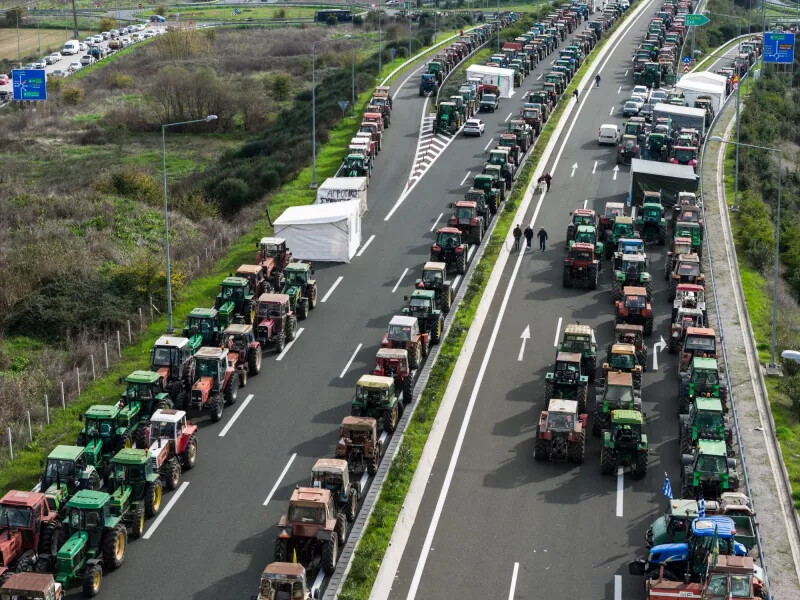 Πασχαλινό «μπλόκο» αγροτών Καρδίτσας στον Ε-65 με τρακτέρ  – Συμμετοχή και από αγροτικούς συλλόγους Δυτ. Μακεδονίας