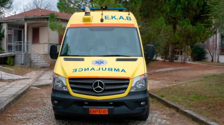 Τραγωδία στα Τρίκαλα: 22χρονη κατέρρευσε στο σπίτι της και κατέληξε λίγο αργότερα