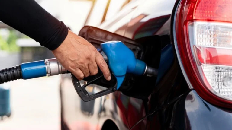 Fuel Pass 2026: Ποια ΑΦΜ υποβάλλουν αίτηση σήμερα, πότε θα γίνουν οι πληρωμές