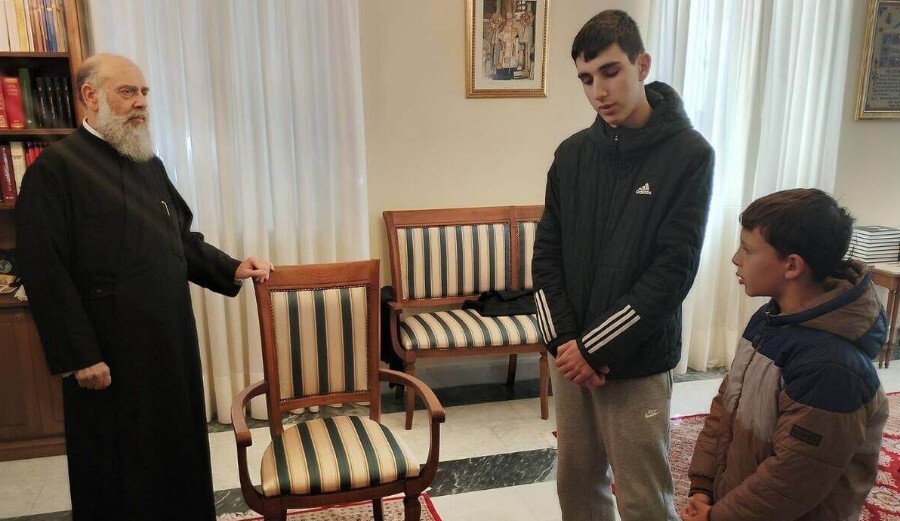 Παράδοση και ευλάβεια τη Μ. Πέμπτη στα γραφεία της Ιεράς Μητροπόλεως