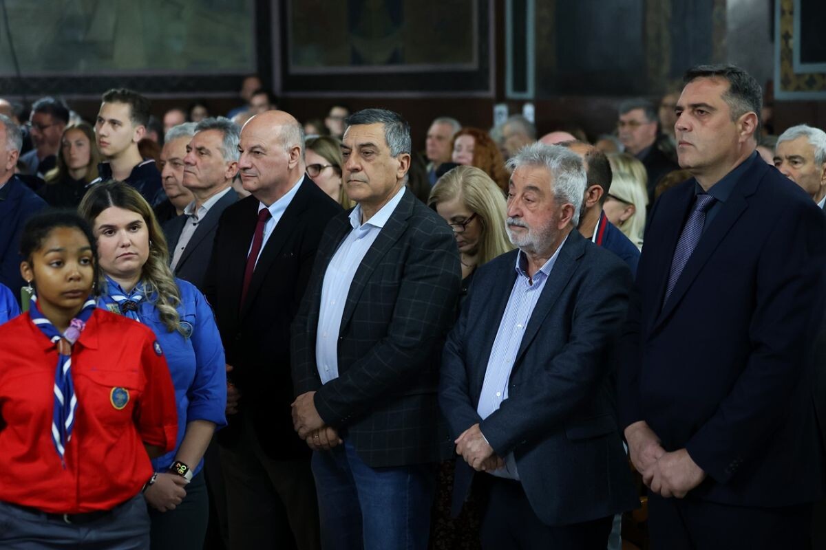 Στον Ιερό Ναό Αγίων Κωνσταντίνου και Ελένης στην Καρδίτσα  ο Περιφερειάρχης Θεσσαλίας Δημήτρης Κουρέτας