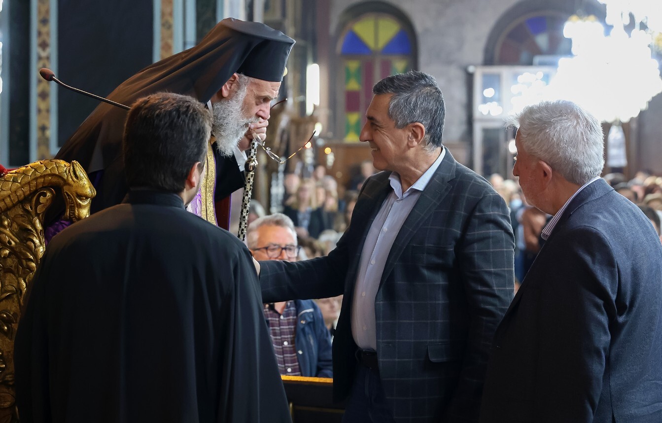 Στον Ιερό Ναό Αγίων Κωνσταντίνου και Ελένης στην Καρδίτσα ο Περιφερειάρχης Θεσσαλίας Δημήτρης Κουρέτας για την Ακολουθία των Παθών
