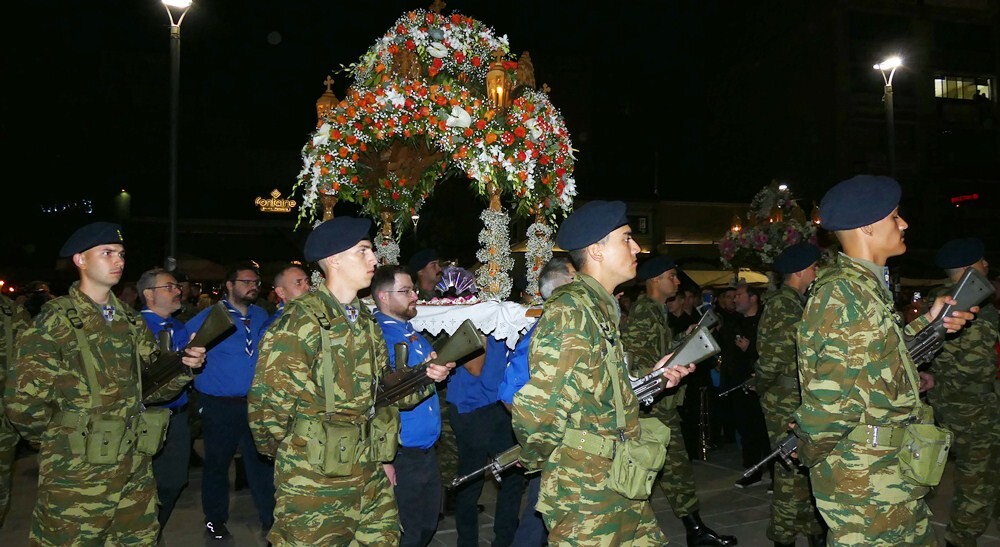 «Ω γλυκύ μου έαρ» - Χιλιάδες πιστών στη συγκέντρωση των επιταφίων στην Καρδίτσα
