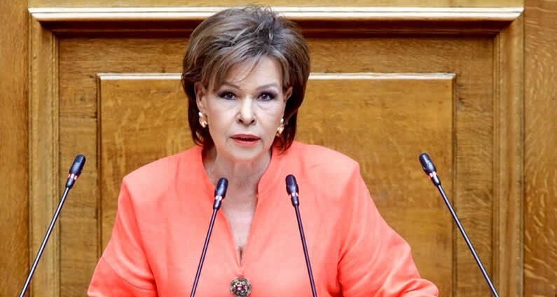 Αναστάσιμες ευχές της Ασημίνας Σκόνδρα