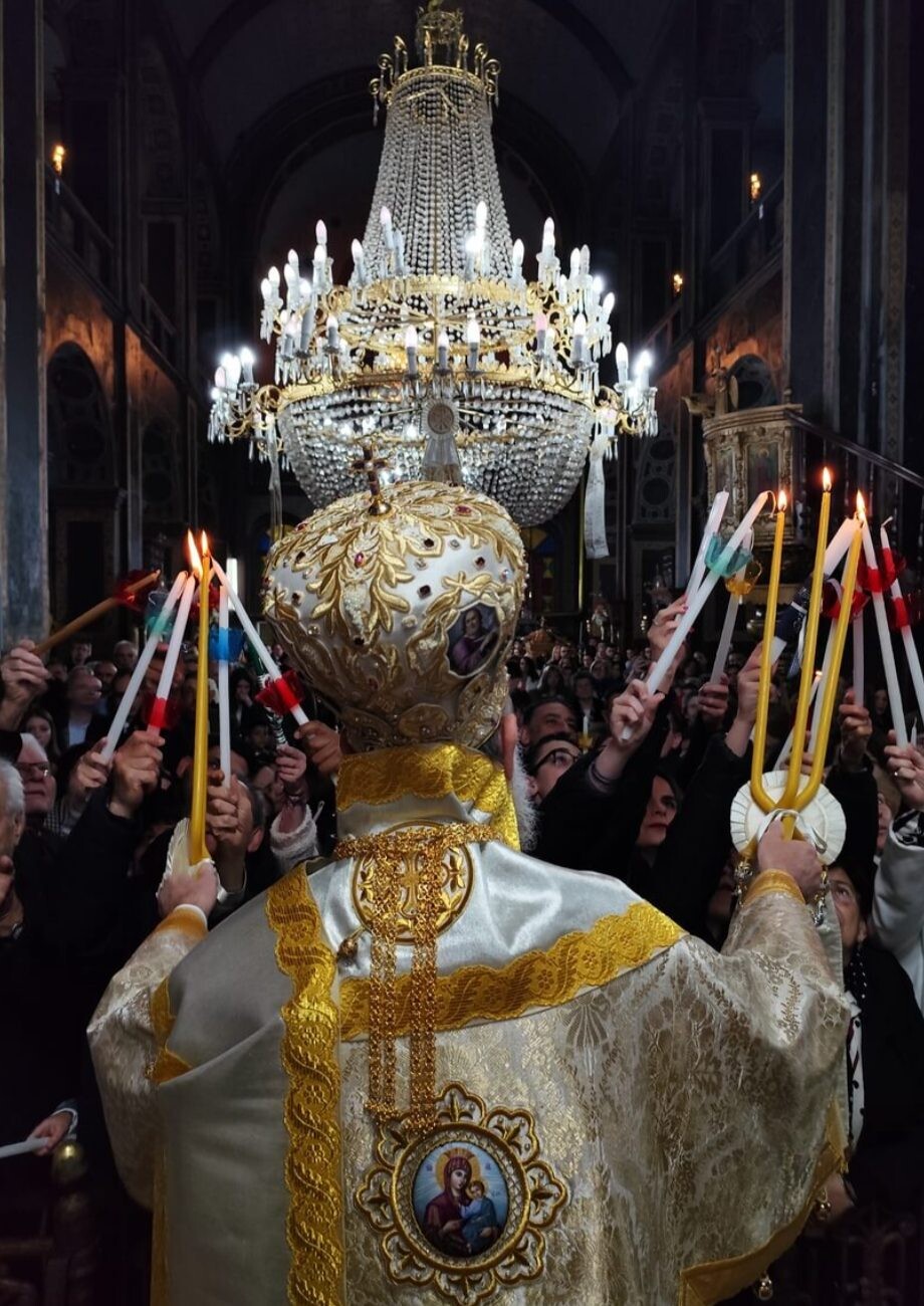 «Δεύτε λάβετε Φως»: Η λαμπροφόρος νύχτα της Αναστάσεως