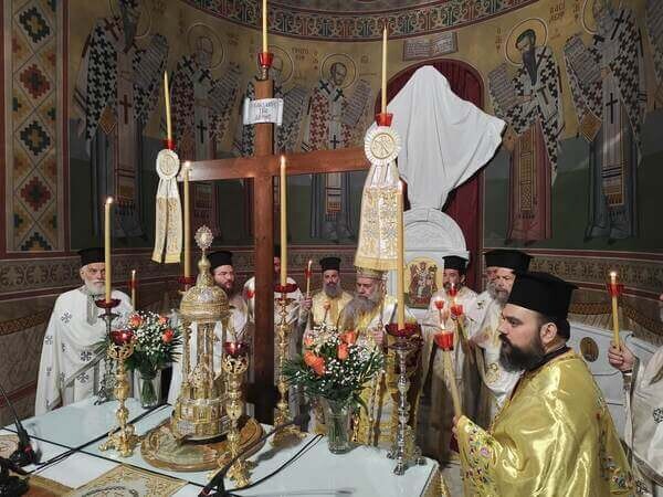 Εσπερινός της Αγάπης, το παγκόσμιο μήνυμα της Αναστάσεως από την Καρδίτσα