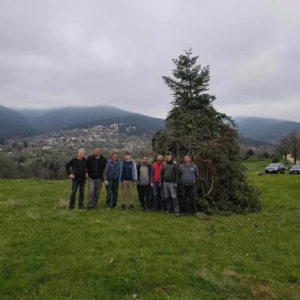 Αναβίωσε το έθιμο του Αφανού στο Κρυονέρι της Λίμνης Πλαστήρα το βράδυ της Ανάστασης (ΦΩΤΟ+video))