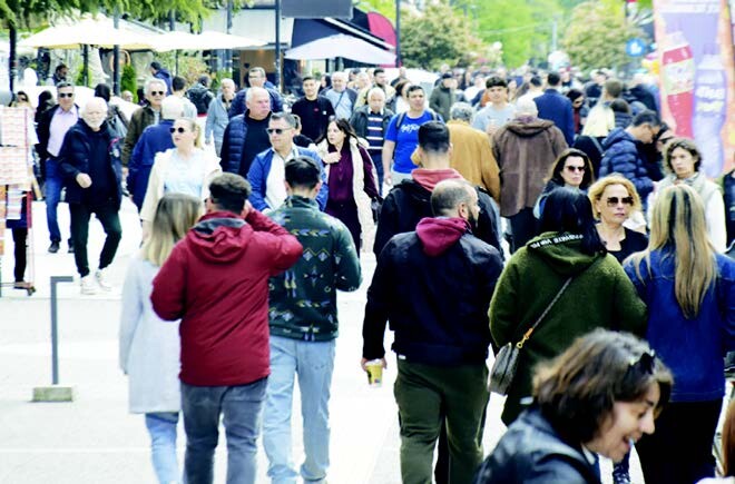 Μόλις τρεις μέρες η κίνηση στην πασχαλινή αγορά!