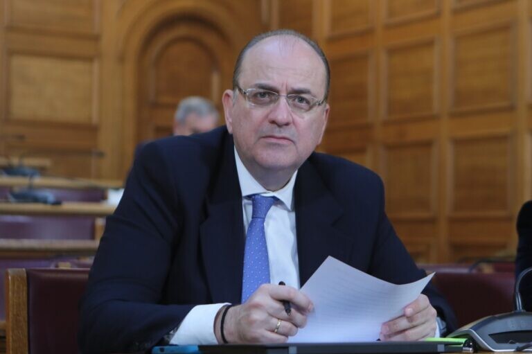 Παραιτήθηκε ο Μακάριος Λαζαρίδης