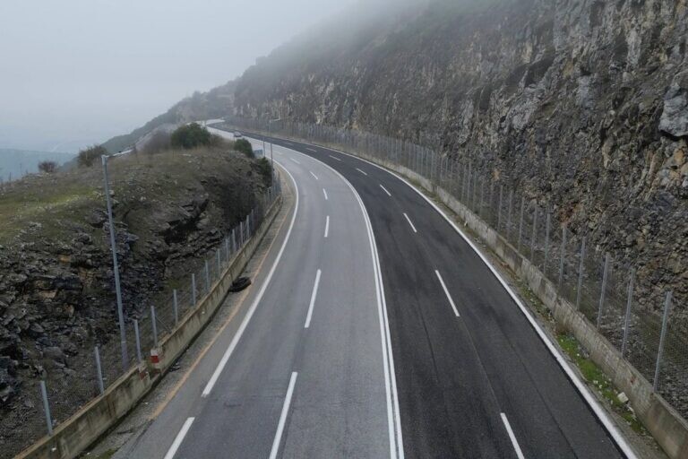 Oλοκληρώθηκαν έργα οδικής ασφάλειας στην Ελασσόνα