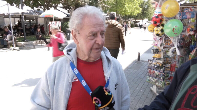 Θέμα ημέρας : Προωθείται νέος εκλογικός νόμος με μείωση του αριθμού των βουλευτών. Πως το σχολιάζετε;