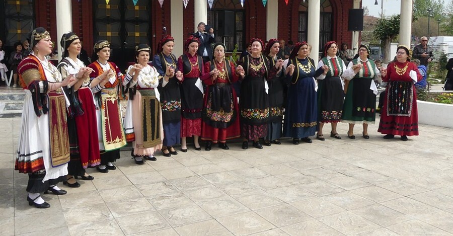Συγκίνηση και πλήθος κόσμου στην εκδήλωση του Πολιτιστικού Συλλόγου Καμινάδων το «Σεργιάνι» της Παναγίας στον Ιερό Ναού της Ζωοδόχου Πηγής