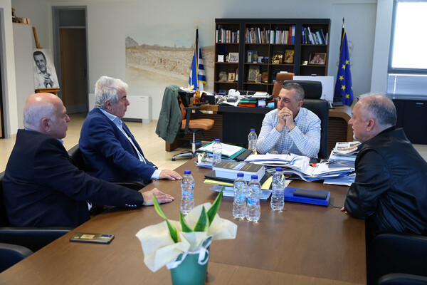 Συνάντηση Δημήτρη Κουρέτα με μέλη του Δ.Σ. της Ένωσης Ελλήνων Φυσικών με αφορμή το 21ο Πανελλήνιο Συνέδριο Φυσικής στη Λάρισα, μετά από 20 χρόνια