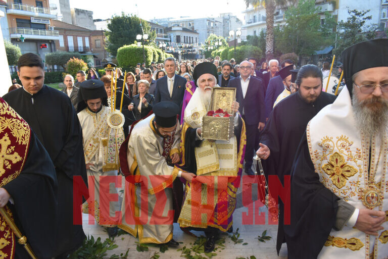 Την Τίμια κάρα του Αγίου Σεραφείμ υποδέχθηκε η Καρδίτσα (φωτο+video)