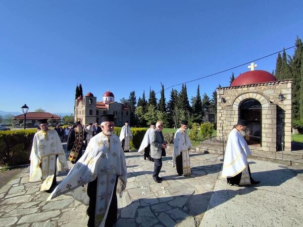 Με λαμπρότητα η μετακομιδή της τιμίας κάρας του Αγίου Σεραφείμ στο Φανάρι