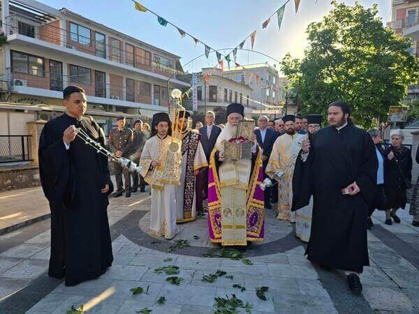 Η τιμία κάρα του Αγίου Σεραφείμ στην Καρδίτσα, λαμπρή υποδοχή και πανηγυρικός Εσπερινός