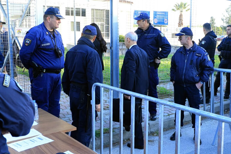 Δίκη Τεμπών: Το δημόσιο δηλώνει παράσταση προς υποστήριξη της κατηγορίας σε 4 κατηγορουμένους – Ένταση στην αίθουσα